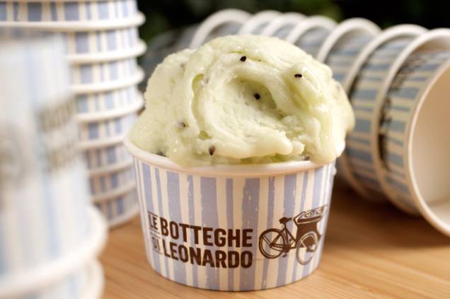 O delicioso misto de banana com kiwi O delicioso misto de banana com kiwi