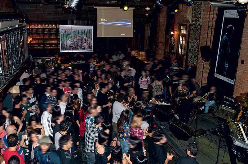 Pista do Café Piu Piu: casa cheia para ver shows ao vivo Pista do Café Piu Piu: casa cheia para ver shows ao vivo
