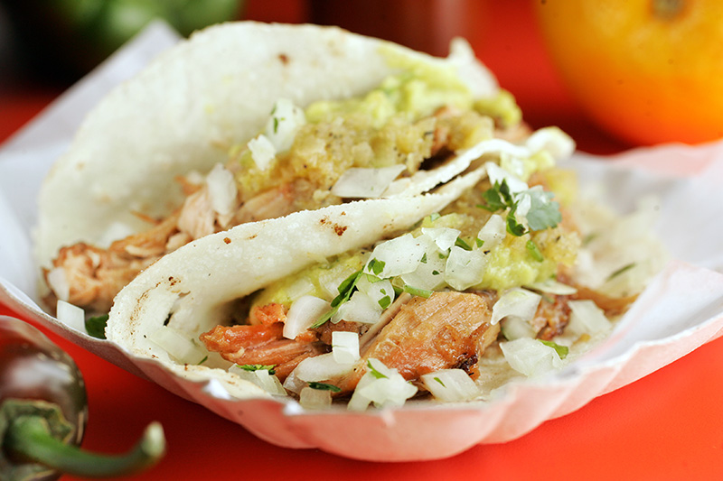 As carnitas são feitas com carne de porco na massa de milho As carnitas são feitas com carne de porco na massa de milho