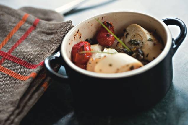 Pato com arroz de lentilha e frutas secas mais uma entrada de bacalhau Pato com arroz de lentilha e frutas secas mais uma entrada de bacalhau