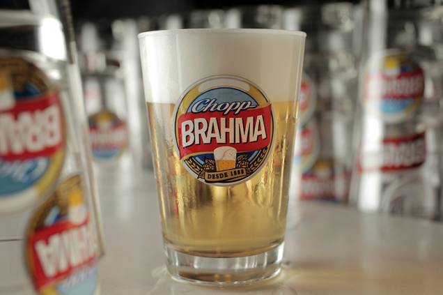 A casa serve um bom chope Brahma A casa serve um bom chope Brahma