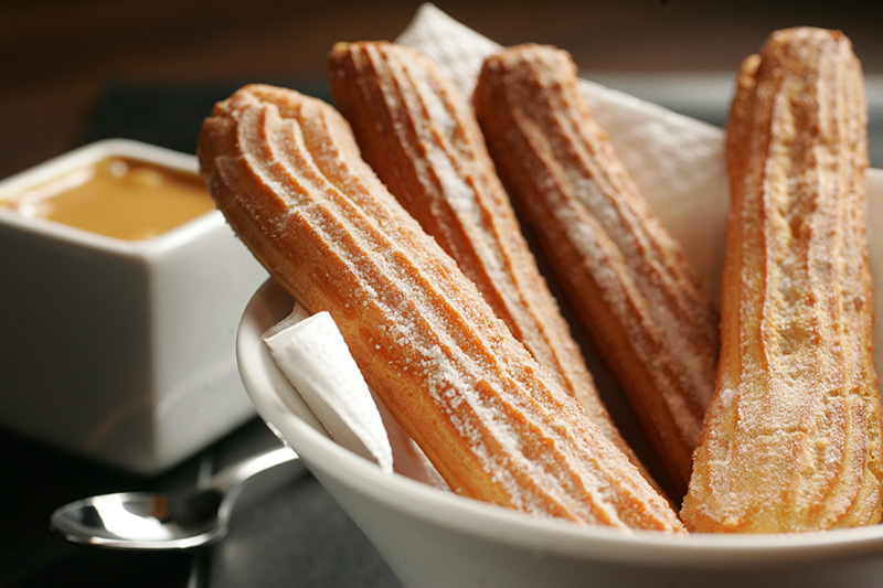 Churros com doce de leite