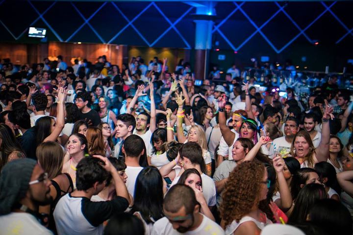 Cine Joia: cinema transformado em pista de dança Cine Joia: cinema transformado em pista de dança