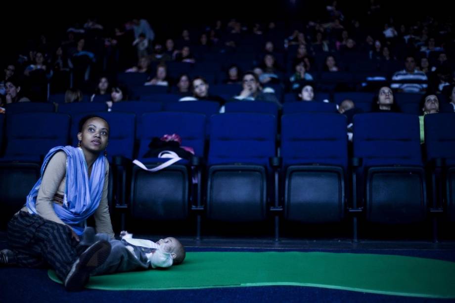 Sessão com mamães e bebês no UCI Anália Franco Sessão com mamães e bebês no UCI Anália Franco