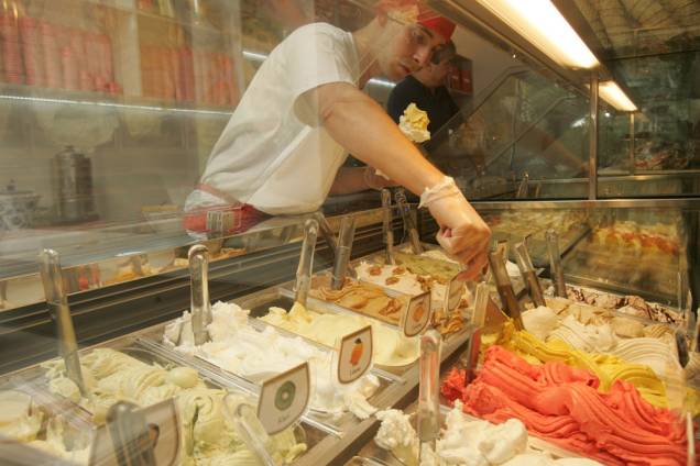 Convivio: vitrine de gelados ao estilo italinao Convivio: vitrine de gelados ao estilo italinao