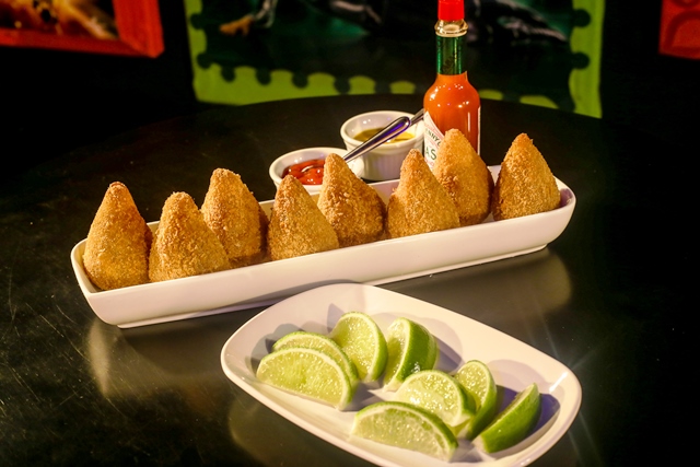 Season One Arts & Bar: coxinha Season One Arts & Bar: coxinha