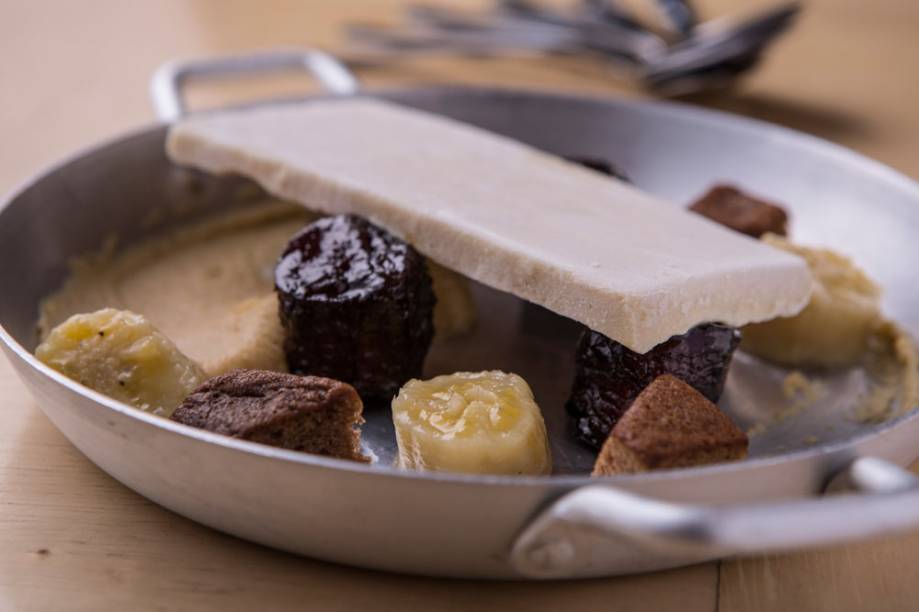 Combinado de cinco doces feitos com banana Combinado de cinco doces feitos com banana