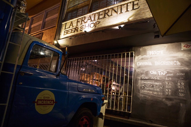 Cada dia da semana, um food truck diferente estaciona em frente ao salão