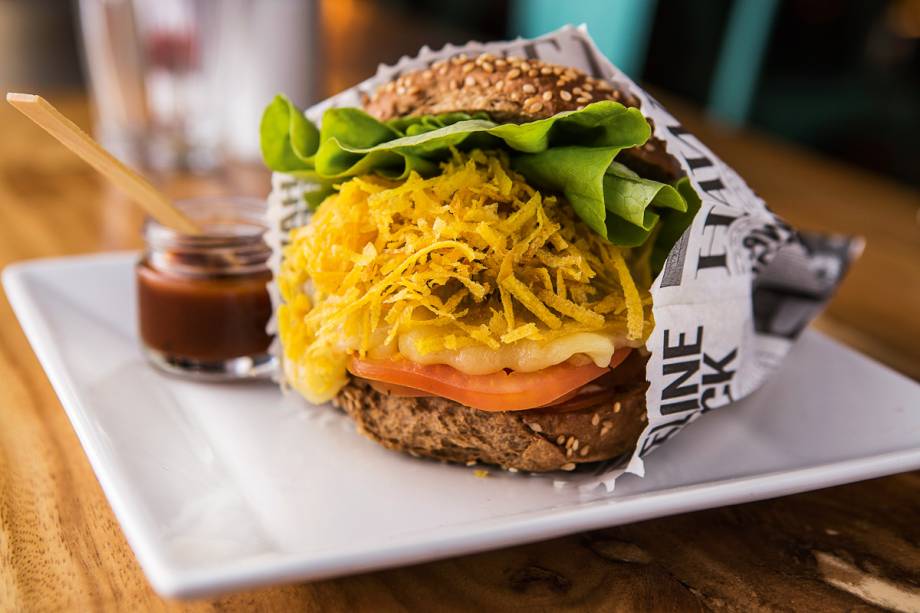 Hambúrguer do chef: disco de carne de 150 gramas Hambúrguer do chef: disco de carne de 150 gramas