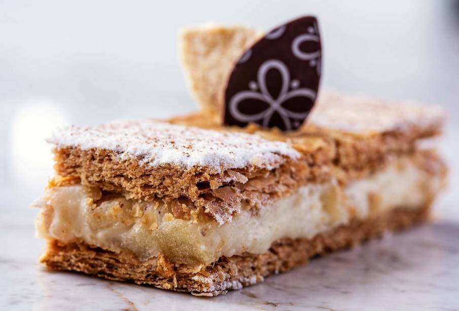 Massa laminada com maçã com especiarias Massa laminada com maçã com especiarias