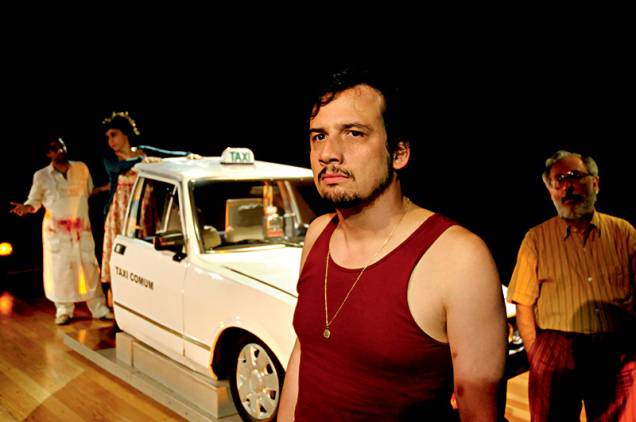 Leonardo Cortez (à frente), Daniel Dottori, Glaucia Libertini e Ricardo Côrte Real: trama surpreendente Leonardo Cortez (à frente), Daniel Dottori, Glaucia Libertini e Ricardo Côrte Real: trama surpreendente
