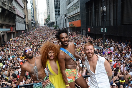 	Bloco Domingo Ela Não Vai: estreia em fevereiro e aquecimento para próximo Carnaval