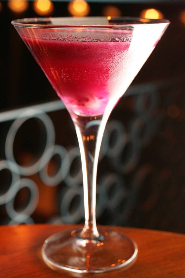 Drinque ocean’s heart: mistura de vodca com infusão de baunilha, amora e lichia Drinque ocean’s heart: mistura de vodca com infusão de baunilha, amora e lichia