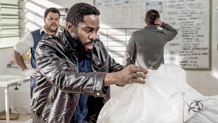 Mundo Cão: Babu Santana e Lázaro Ramos se tornam inimigos mortais após a morte de um cachorro Mundo Cão: Babu Santana e Lázaro Ramos se tornam inimigos mortais após a morte de um cachorro