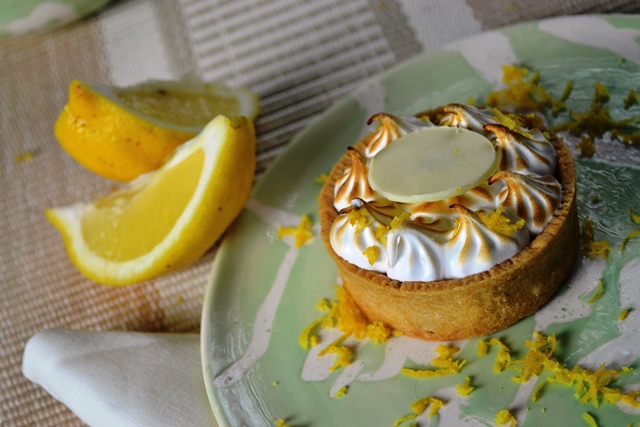 Tortinha de Limão com Merengue Maçaricado