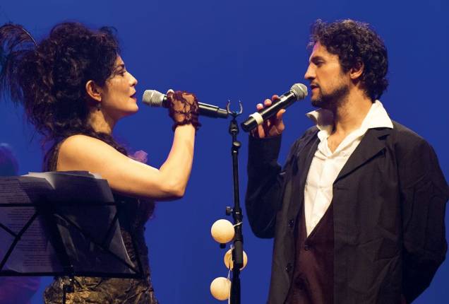 Letícia Sabatella e Alves Pinto: jazz, tango e serrote como instrumento musical Letícia Sabatella e Alves Pinto: jazz, tango e serrote como instrumento musical