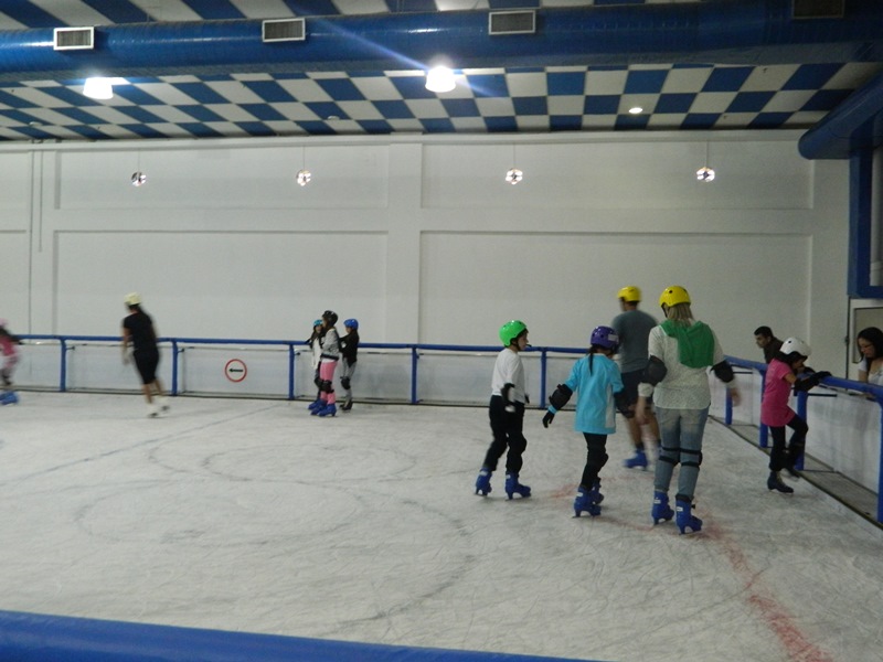 A capacidade é para sessenta patinadores