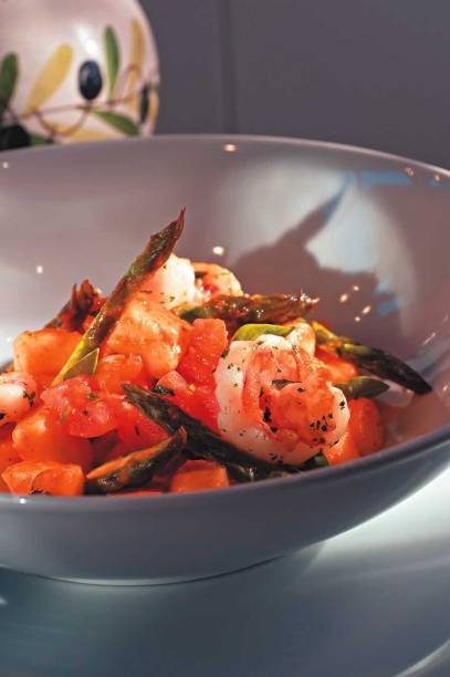 Nhoque com aspargo e camarão Nhoque com aspargo e camarão