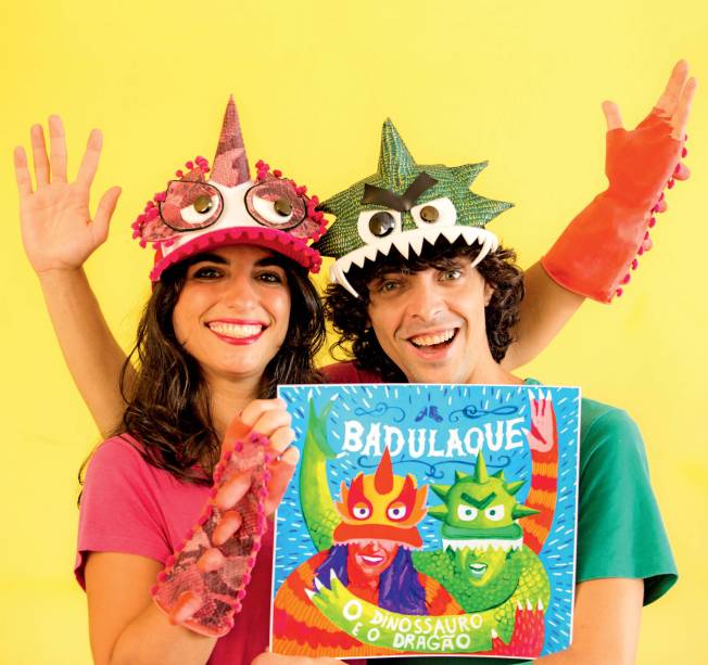 Álbum: O Dinossauro e o Dragão Álbum: O Dinossauro e o Dragão