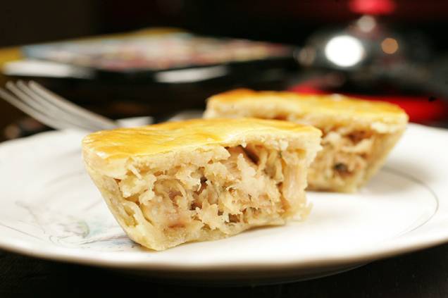 Uma das opções de empada leve recheio de frango Uma das opções de empada leve recheio de frango