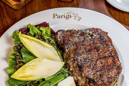 Parigi - Fasano - Foto Leo Feltran - 03/07/2018 Entrecôte ao molho de manteiga e ervas frescas feito sobre a brasa.