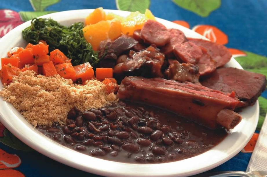 Feijoada da Bia: prato-símbolo da culinária brasileira Feijoada da Bia: prato-símbolo da culinária brasileira