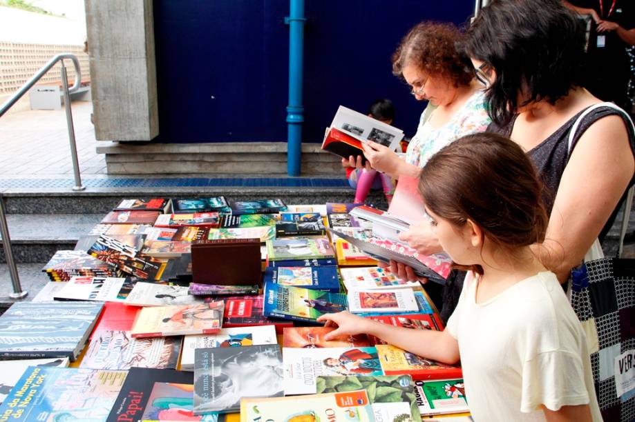 Entre as atividades da feira há também troca de livros