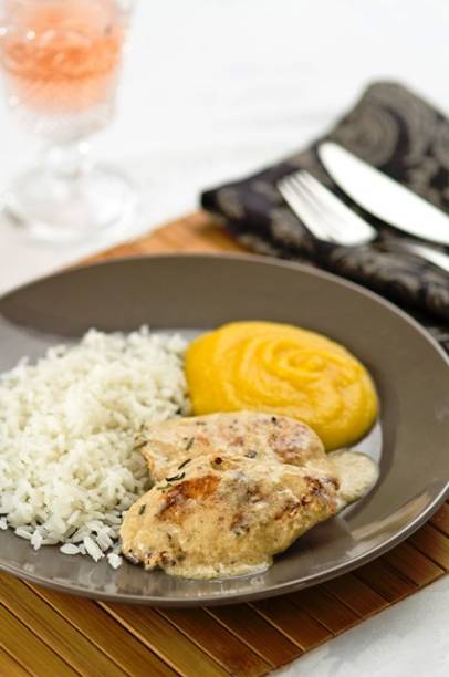 Dona Mesa: filet de frango com musselini de mandioquinha