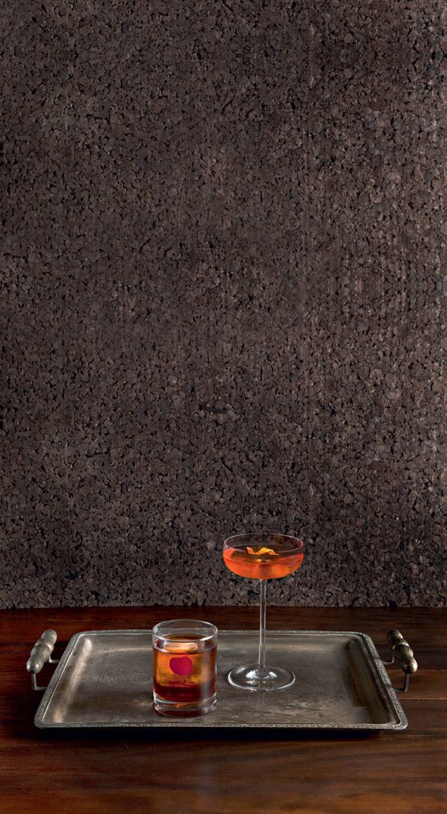 Os drinques levam o caro conhaque francês Hennessy V.S.O.P. Os drinques levam o caro conhaque francês Hennessy V.S.O.P.