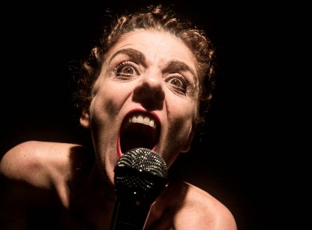 Christiane Tricerri protagoniza e dirige o monólogo Christiane Tricerri protagoniza e dirige o monólogo