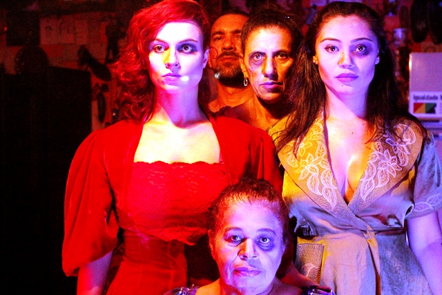 Vulvar (no lugar dela): o elenco Vulvar (no lugar dela): o elenco