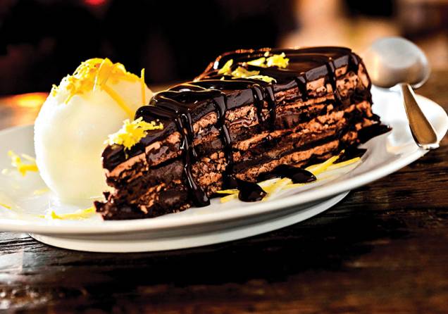 Bolo de chocolate com sorvete de limão Bolo de chocolate com sorvete de limão