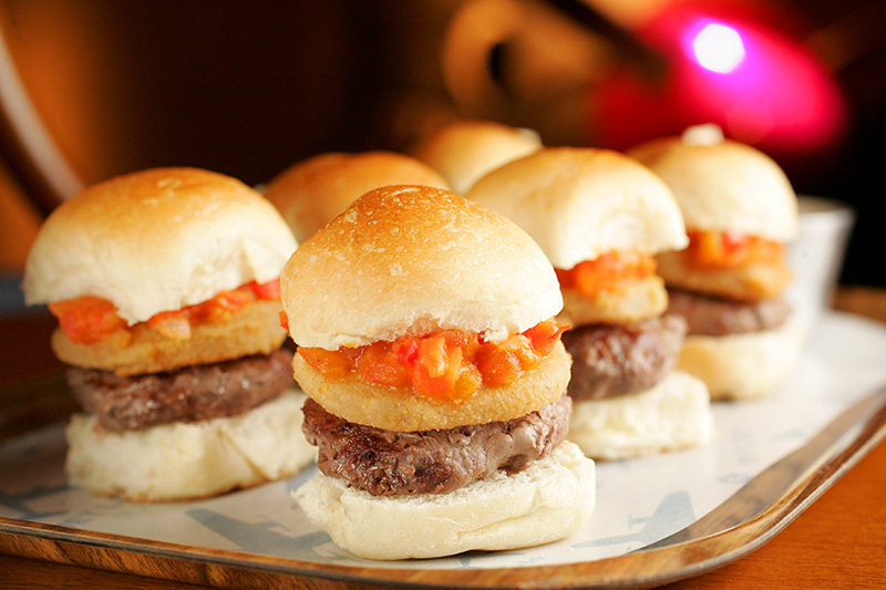 Prove os piaggio aero: hamburguinhos de picanha Prove os piaggio aero: hamburguinhos de picanha