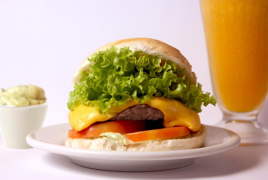 Hamburguinho: x-salada é um dos mais pedidos Hamburguinho: x-salada é um dos mais pedidos