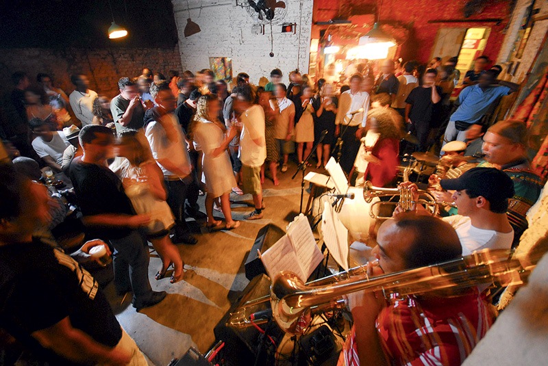 Movimentação no bar Ó do Borogodó Movimentação no bar Ó do Borogodó