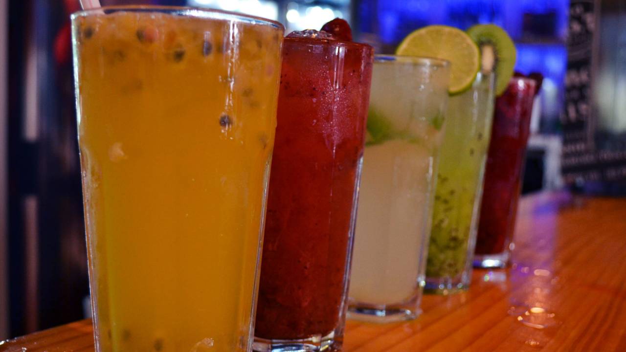 hooterscaipirinhas.jpeg
