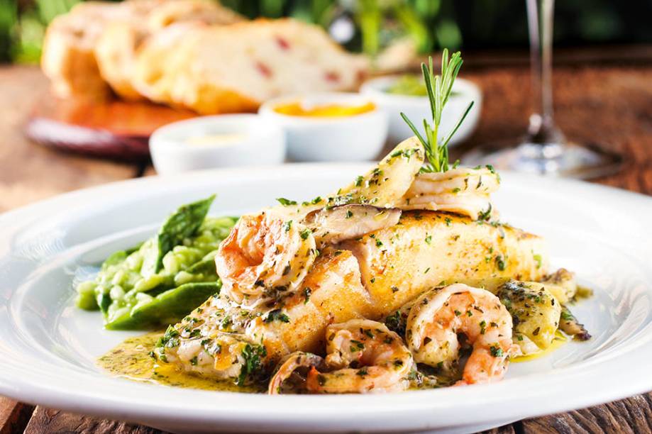 Robalo com camarão e risoto de aspargo Robalo com camarão e risoto de aspargo