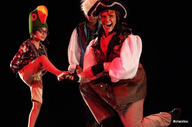 Cria Criou: a criação do mundo através do olhar de uma criança Cria Criou: a criação do mundo através do olhar de uma criança