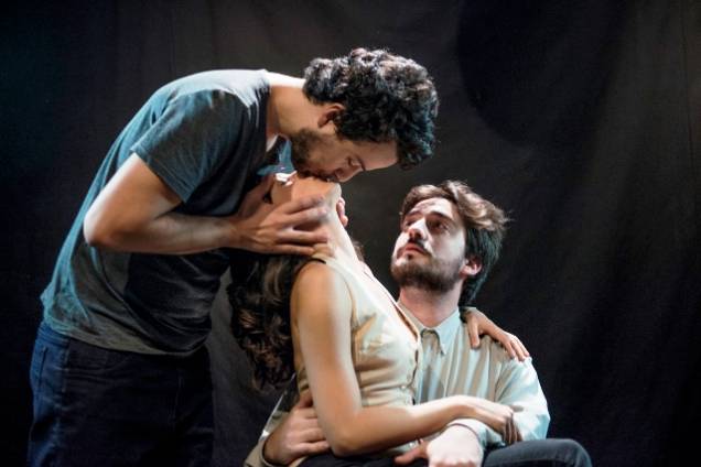 O trio de protagonistas do drama O trio de protagonistas do drama