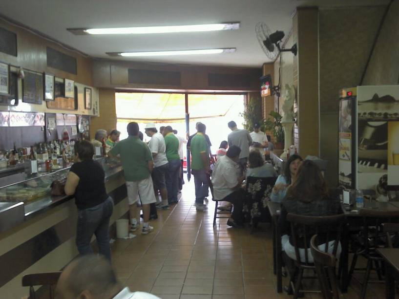 Pé sujo: o ambiente do bar A Juriti é bem simples Pé sujo: o ambiente do bar A Juriti é bem simples