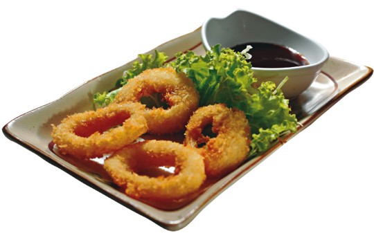 Anéis de lula: empanados e fritos Anéis de lula: empanados e fritos