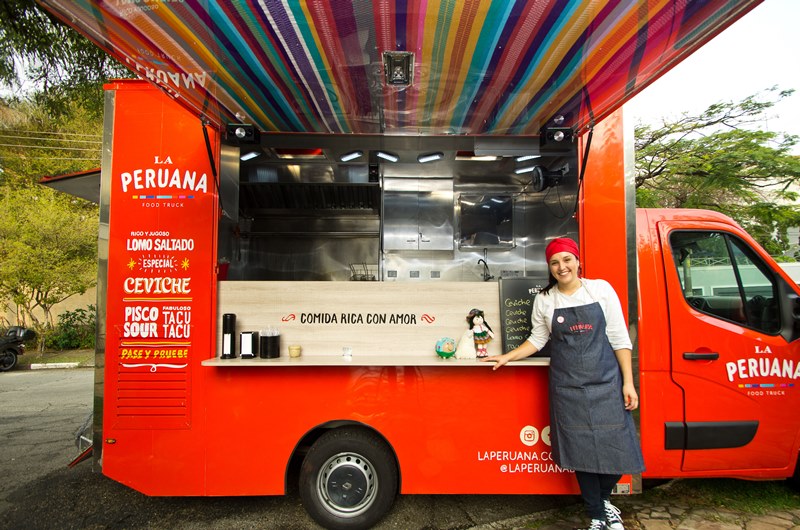 A peruana Marisabel Woodman estaciona seu food truck na Praça Charles Miller neste domingo (23) A peruana Marisabel Woodman estaciona seu food truck na Praça Charles Miller neste domingo (23)