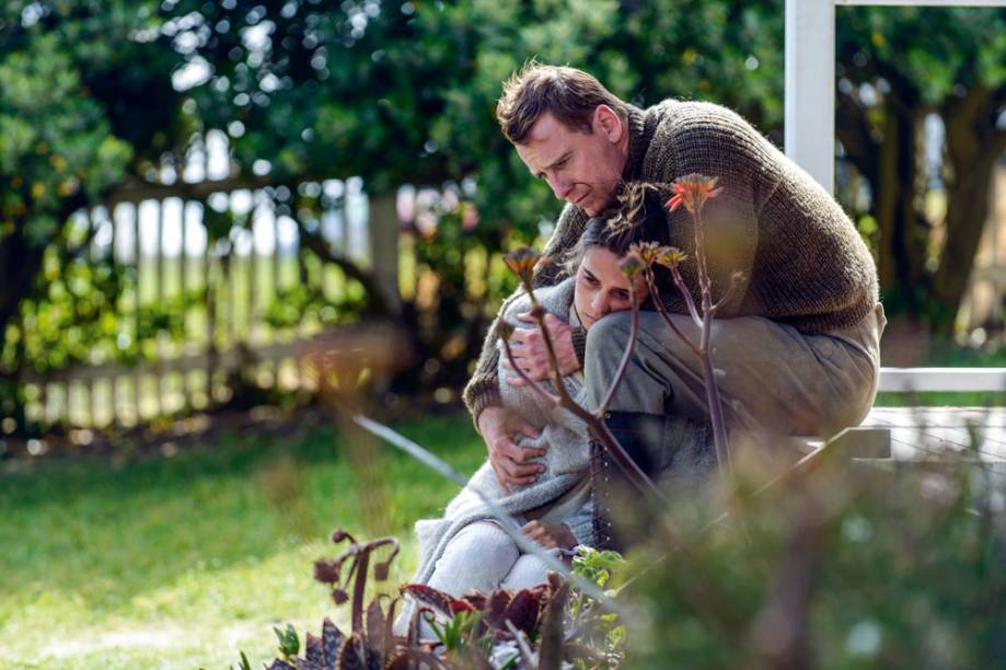 A Luz entre Oceanos: Michael Fassbender e Alicia Vikander