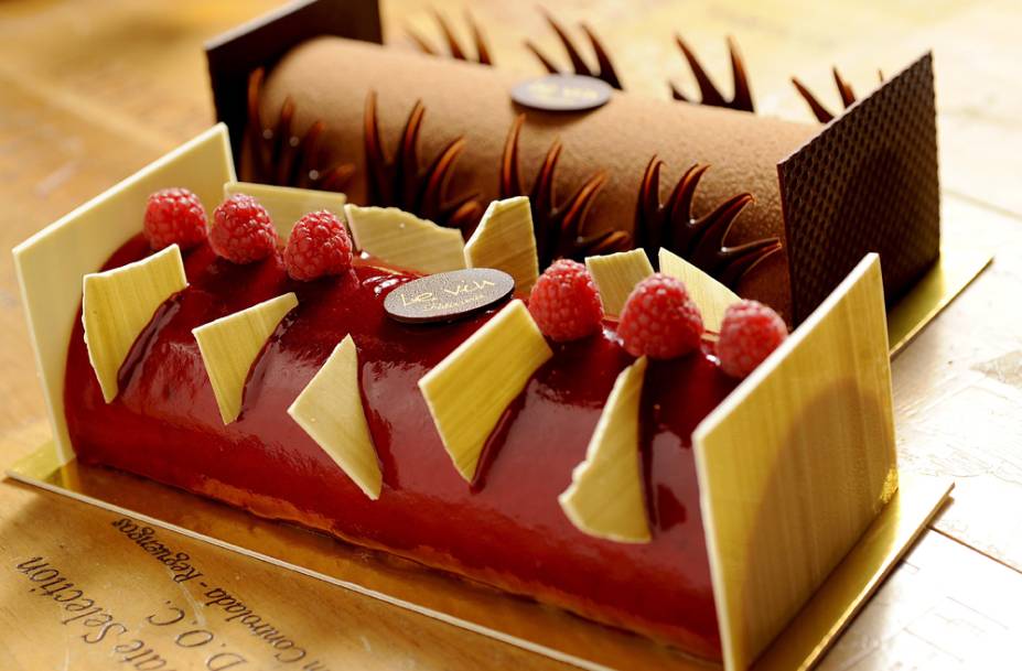 Le Vin Pâtisserie: bûche de pistache com geleia de framboesa