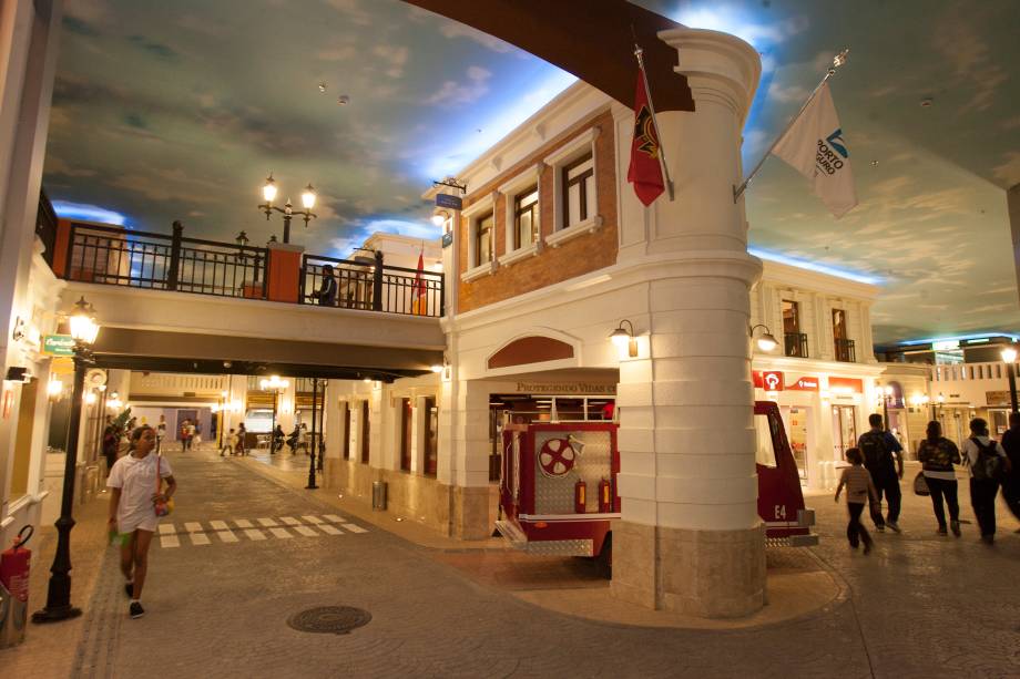 A KidZania funciona das 9h às 14h e das 15h às 20h A KidZania funciona das 9h às 14h e das 15h às 20h