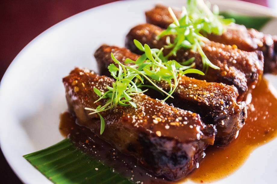 Costelinha de porco ao molho agridoce Costelinha de porco ao molho agridoce