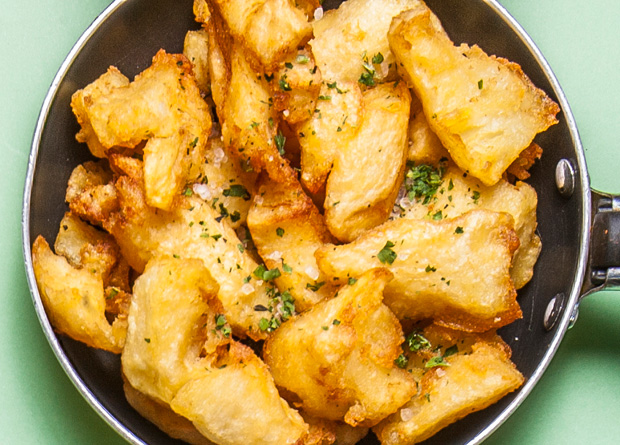 A batata da casa: frita e ao aroma de alecrim A batata da casa: frita e ao aroma de alecrim