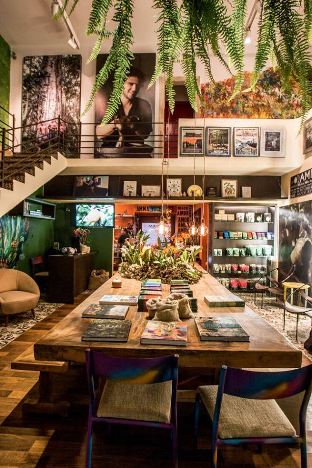 Arte e História: Fotografias por Christian Cravo e livros dão graça à primeira loja Arte e História: Fotografias por Christian Cravo e livros dão graça à primeira loja