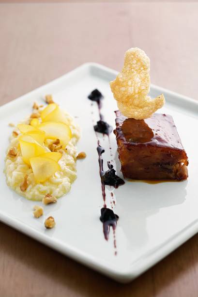 Leitão com risoto de pera e nozes Leitão com risoto de pera e nozes