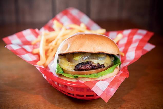 O hambúrguer de 110 gramas O hambúrguer de 110 gramas